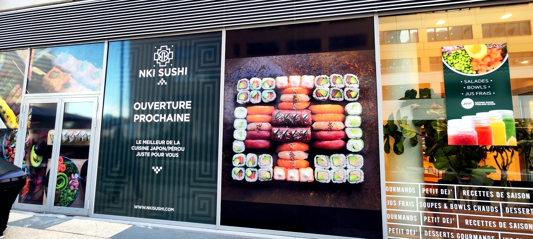 Adhésif vitrine — 077_adhesif-vitrine-ouverture-prochaine-sushi