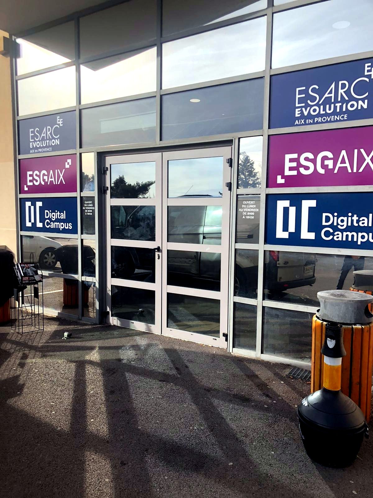 Adhésif vitrine — 225_enseigne-esarc-evolution-v2
