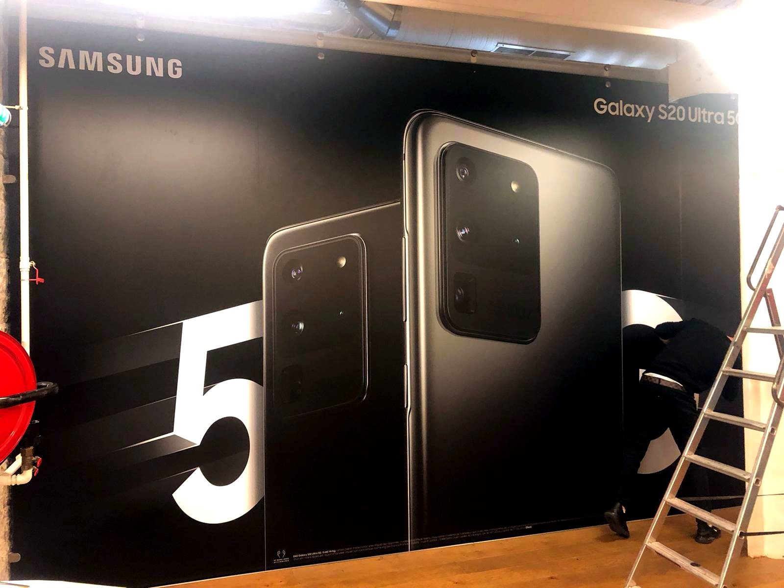 Adhésif vitrine — 228_pose-adhesif-vitrine-samsung-5g