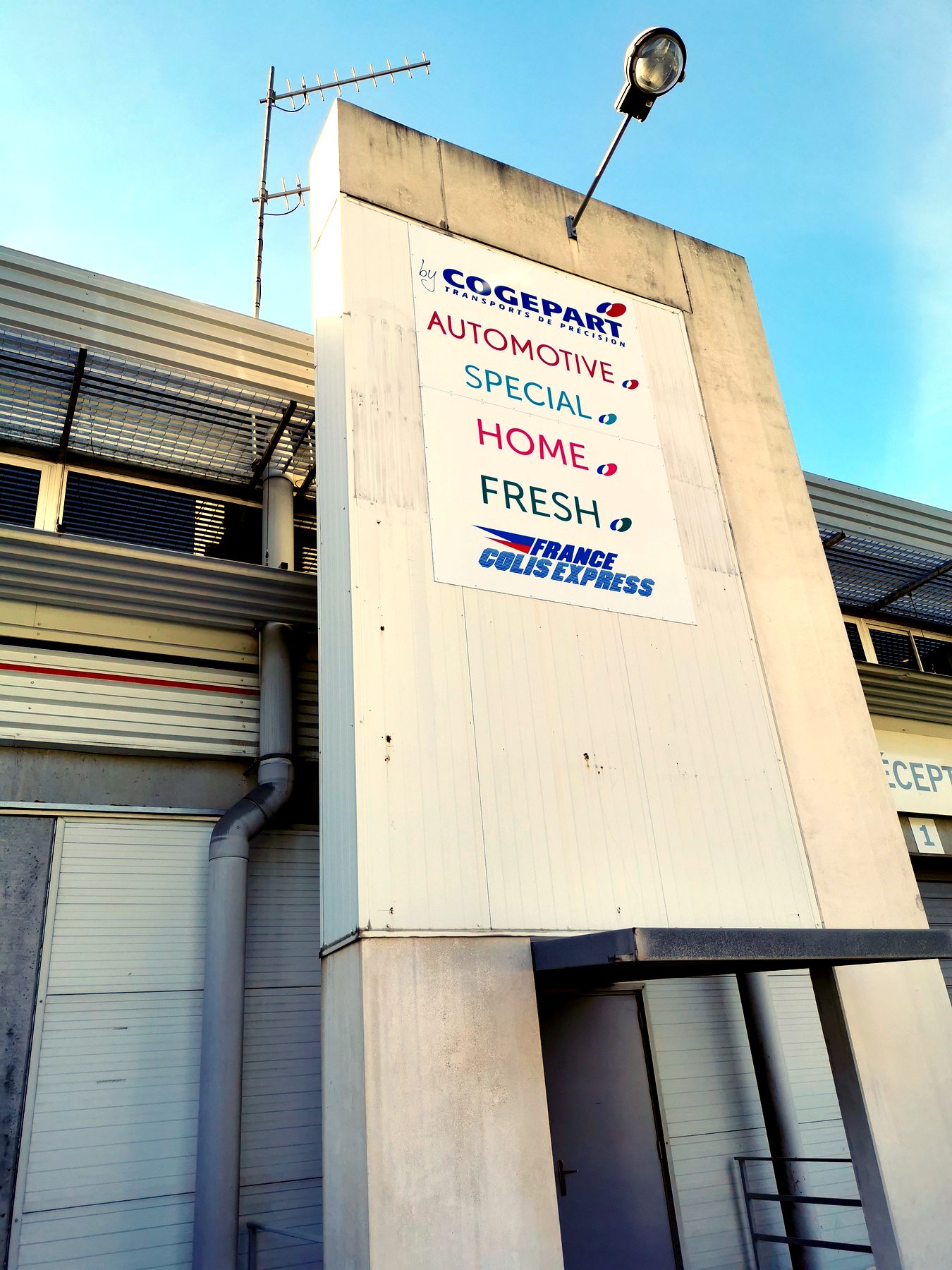 Enseigne dibond — 101_signaletique-directionnelle-batiment
