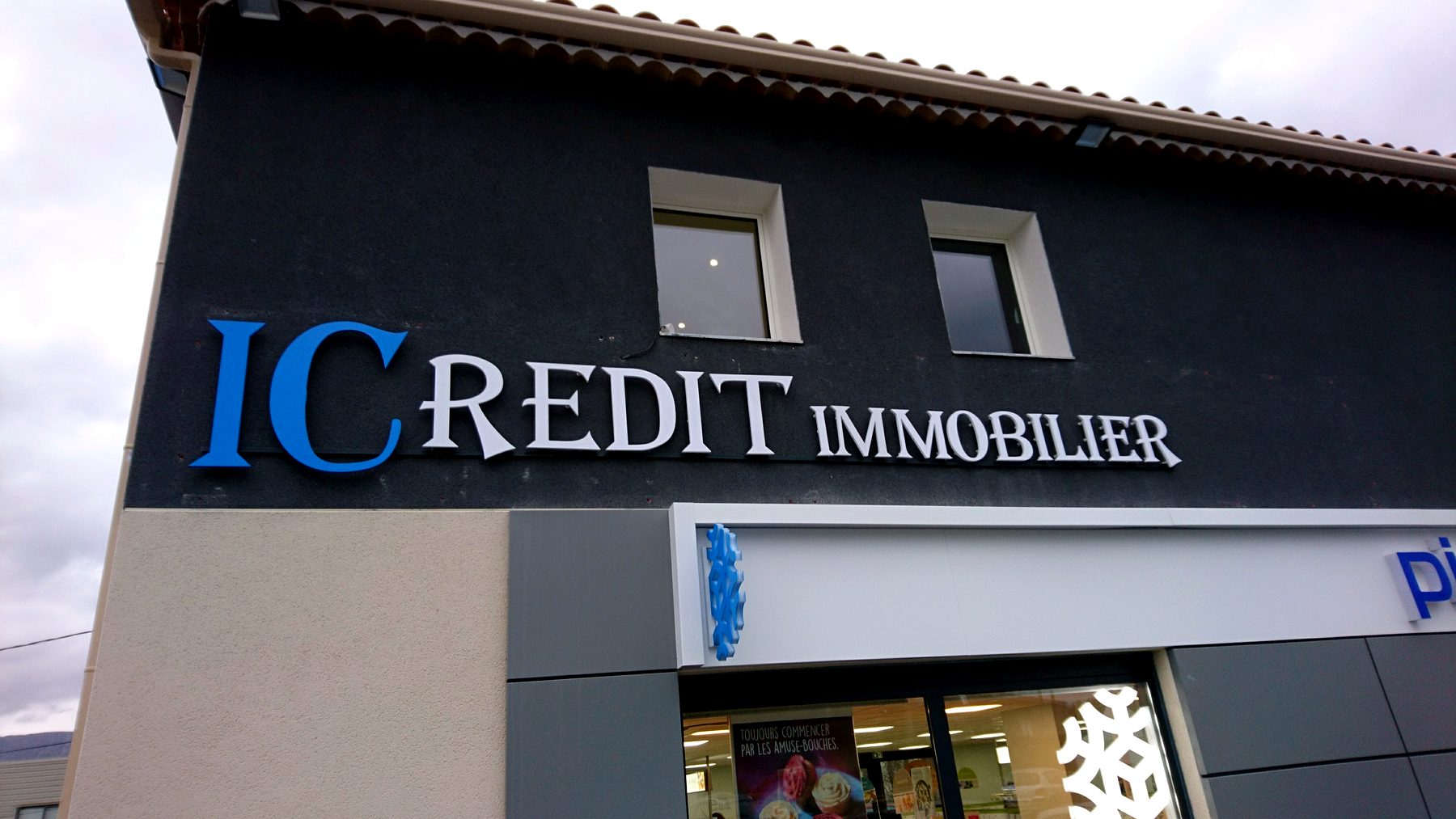 Enseigne lumineuse — 144_enseigne-icredit-immobilier-jour