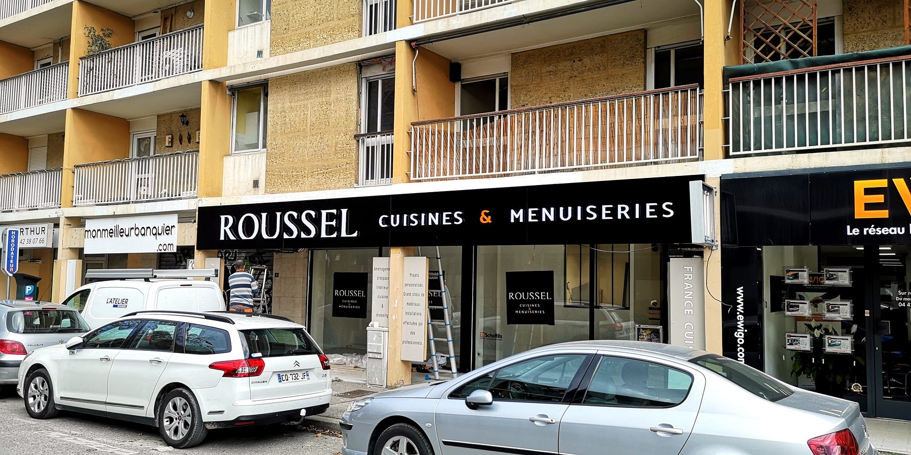 Enseigne lumineuse — 188_enseigne-relief-roussel-cuisines
