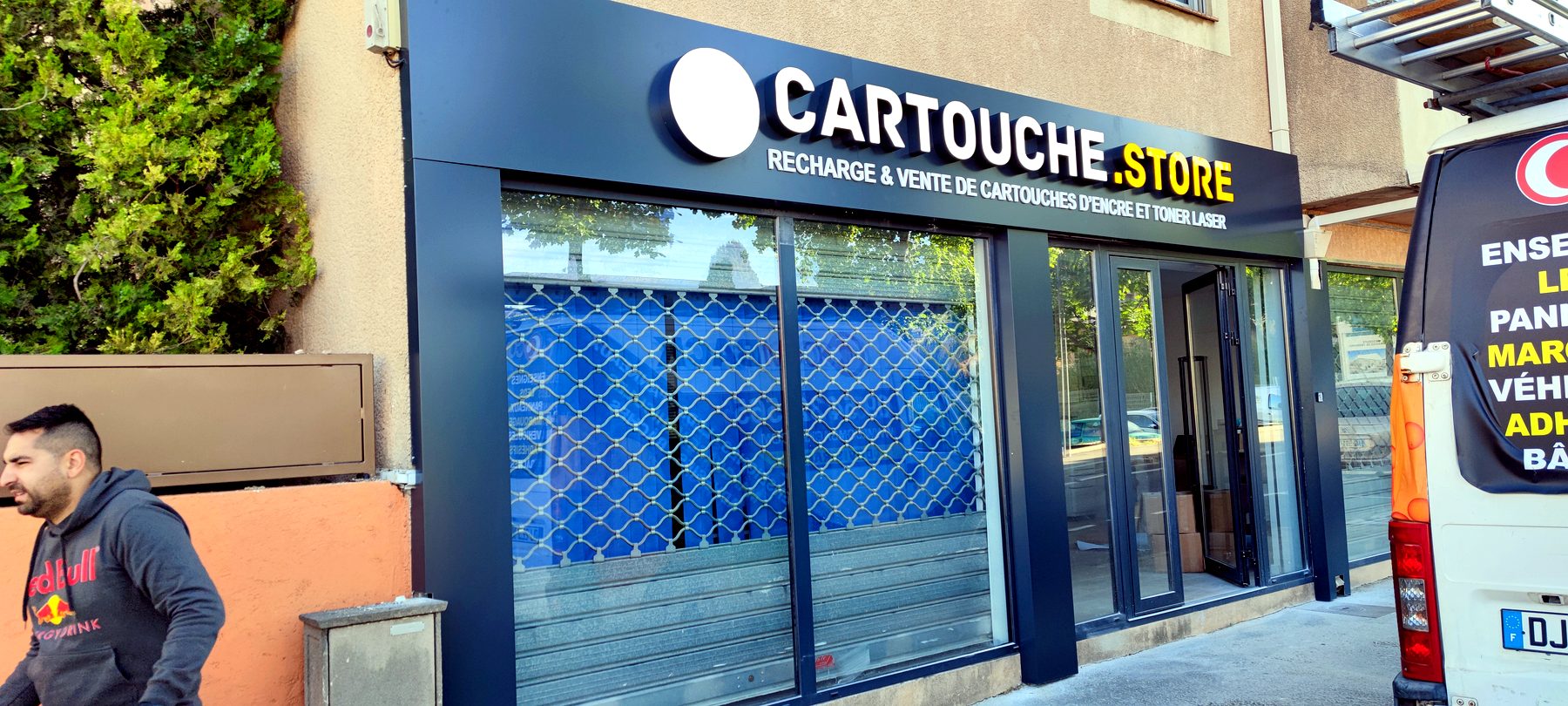 Enseigne lumineuse — 275_enseigne-cartouche-store