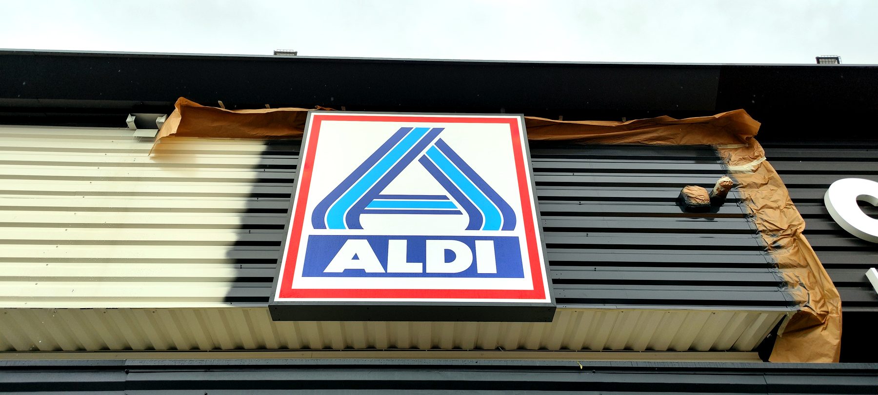 Pose chantier — 120_enseigne-aldi-facade